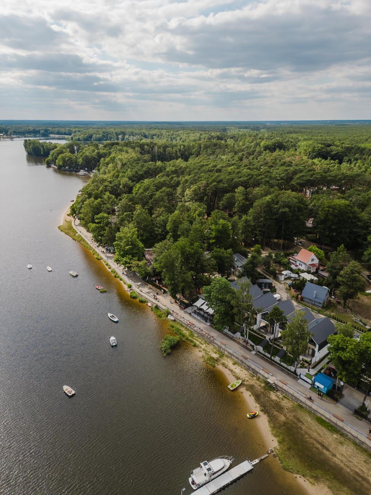 Presto Village Turawa Bagian luar foto