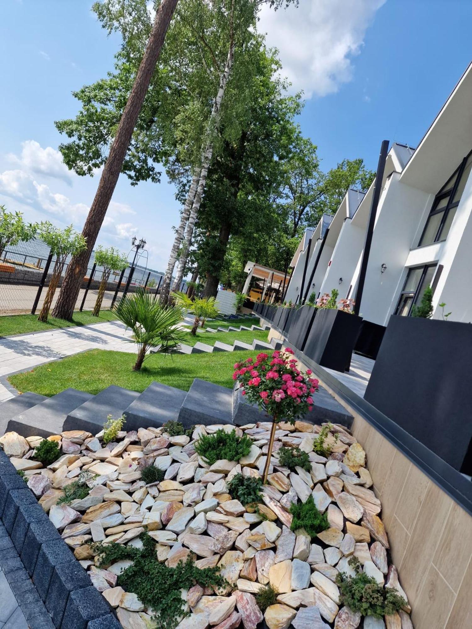 Presto Village Turawa Bagian luar foto